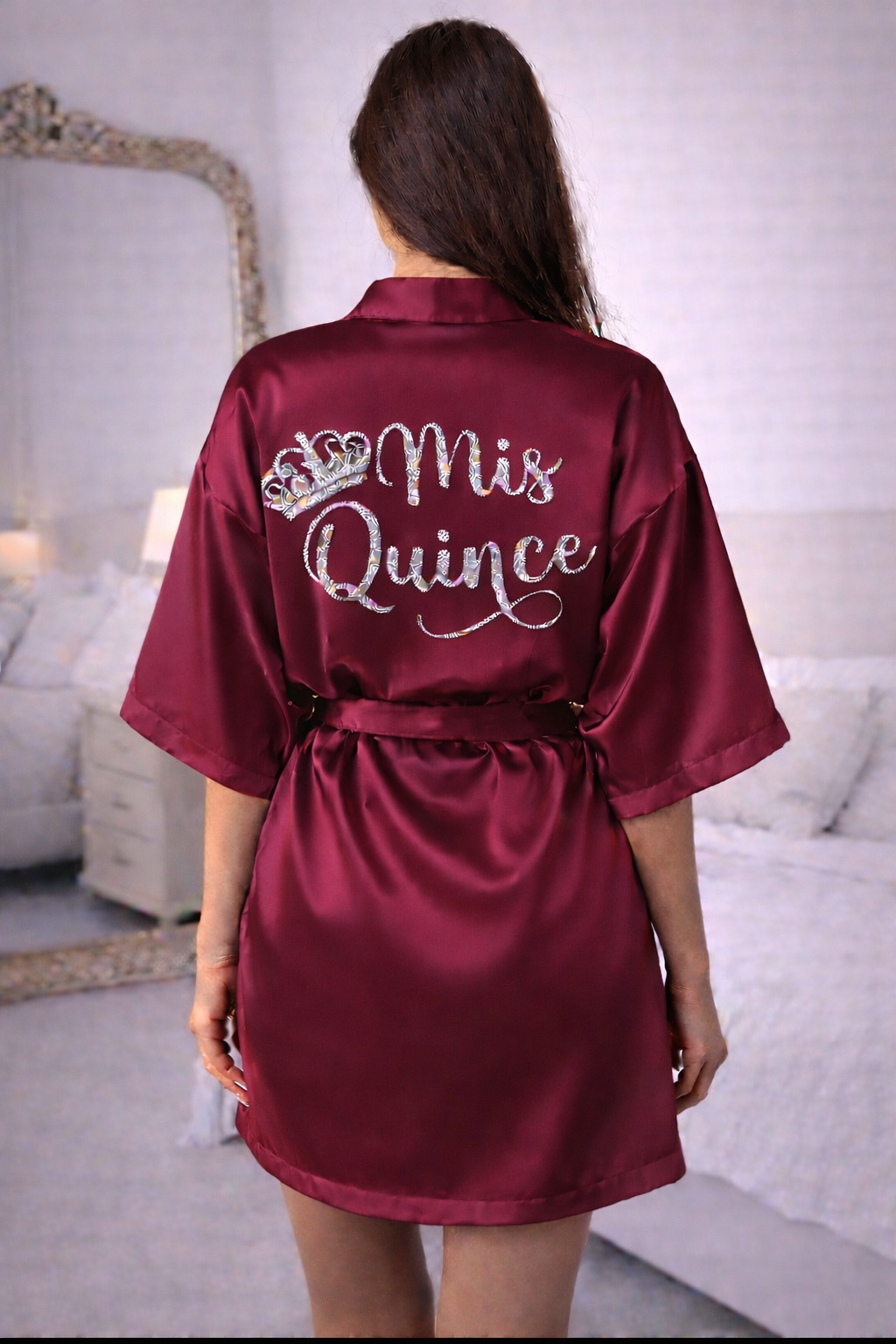 Personalized Robe + Slippers Set – Quinceañera (Send the name to be personalized on the front)