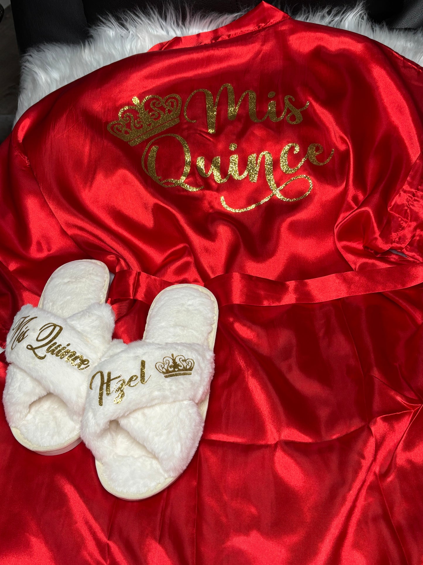 Personalized Robe + Slippers Set – Quinceañera (Send the name to be personalized on the front)