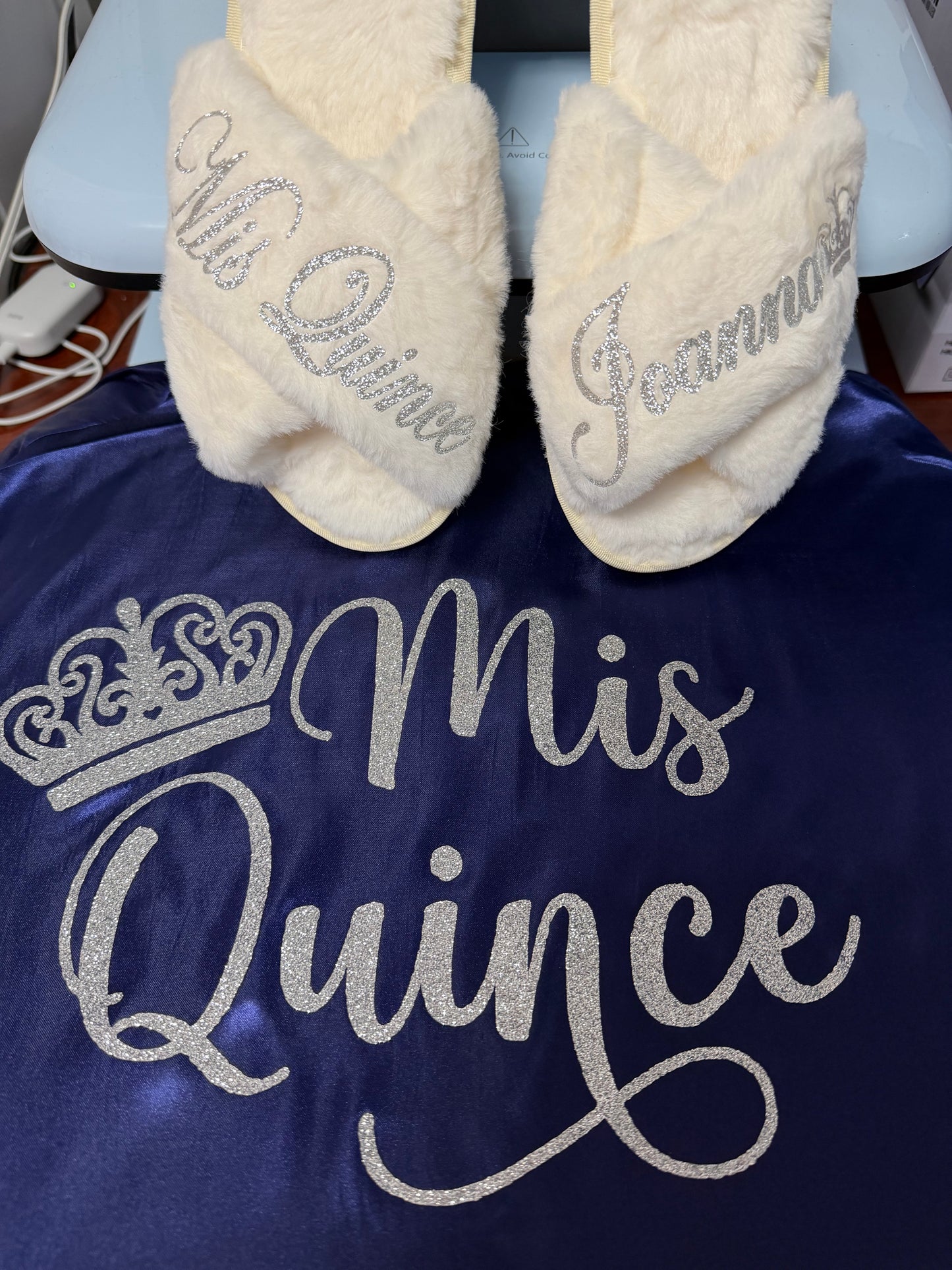 Personalized Robe + Slippers Set – Quinceañera (Send the name to be personalized on the front)